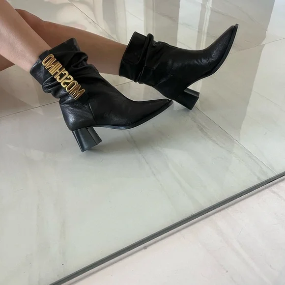Authentic Moschino ankle boots - Picture 17 of 17